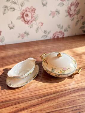 Noritake Moriyama Japan Amerita Painted Covered Vegetable Bowl/Gravy Boat